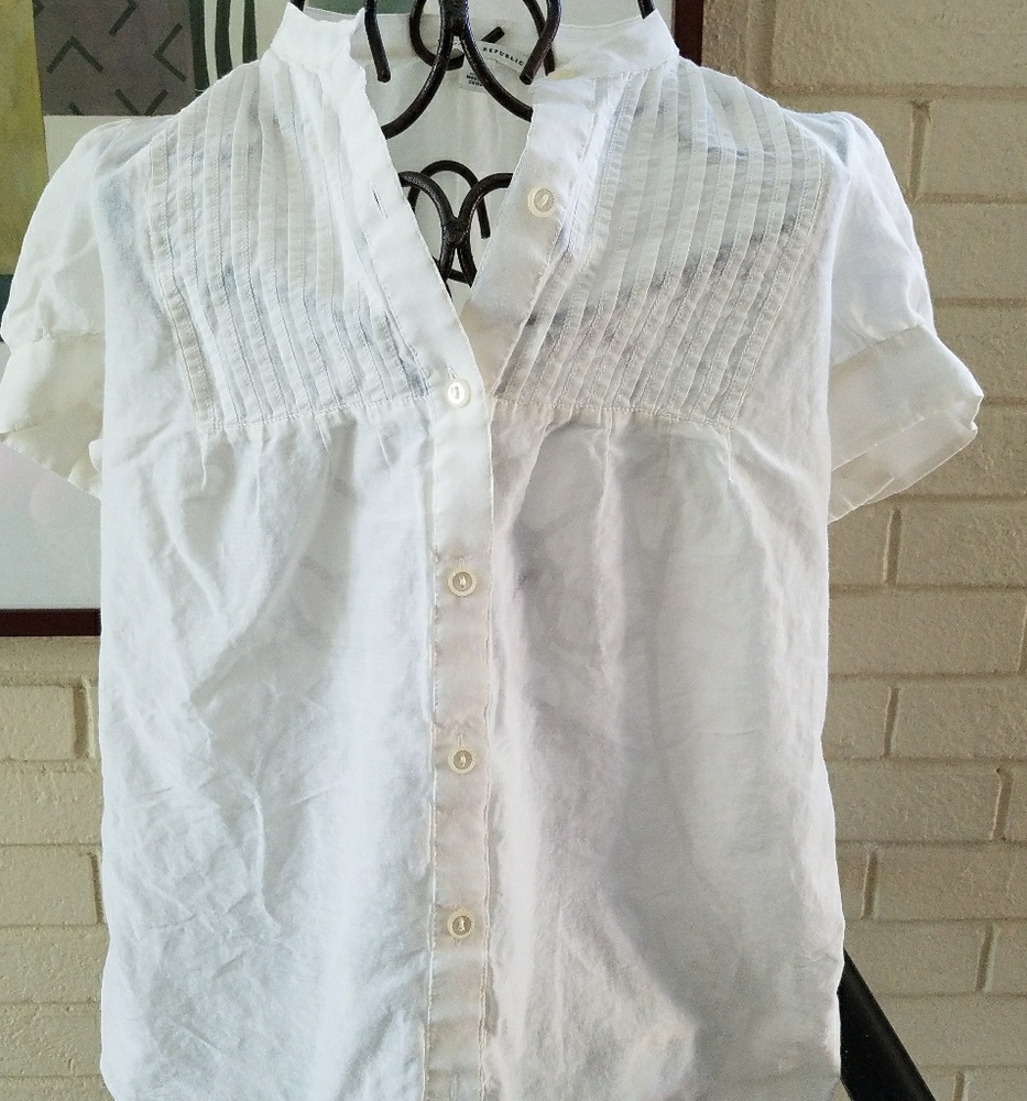 Cute Small Blouse Button Up Cap Sleeves in Cream